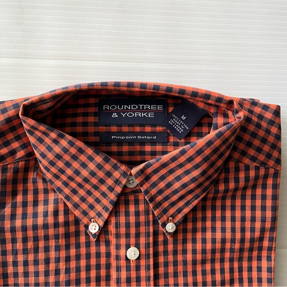 ROUNDTREE & YORKE NWT 2 Shirt Bundle Short Sleeve One Plaid and One Blue Size M - Picture 3 of 9